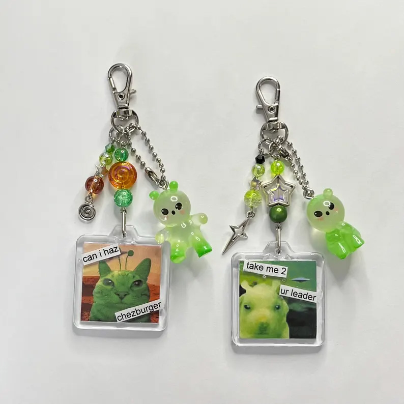 Retro Gaming Keychain - silly alien keychains Y2K